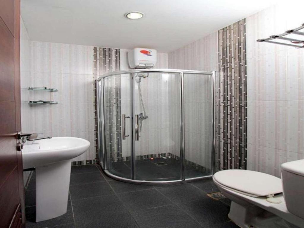 Hotel Golden Sky Pluit Jakarta Luaran gambar