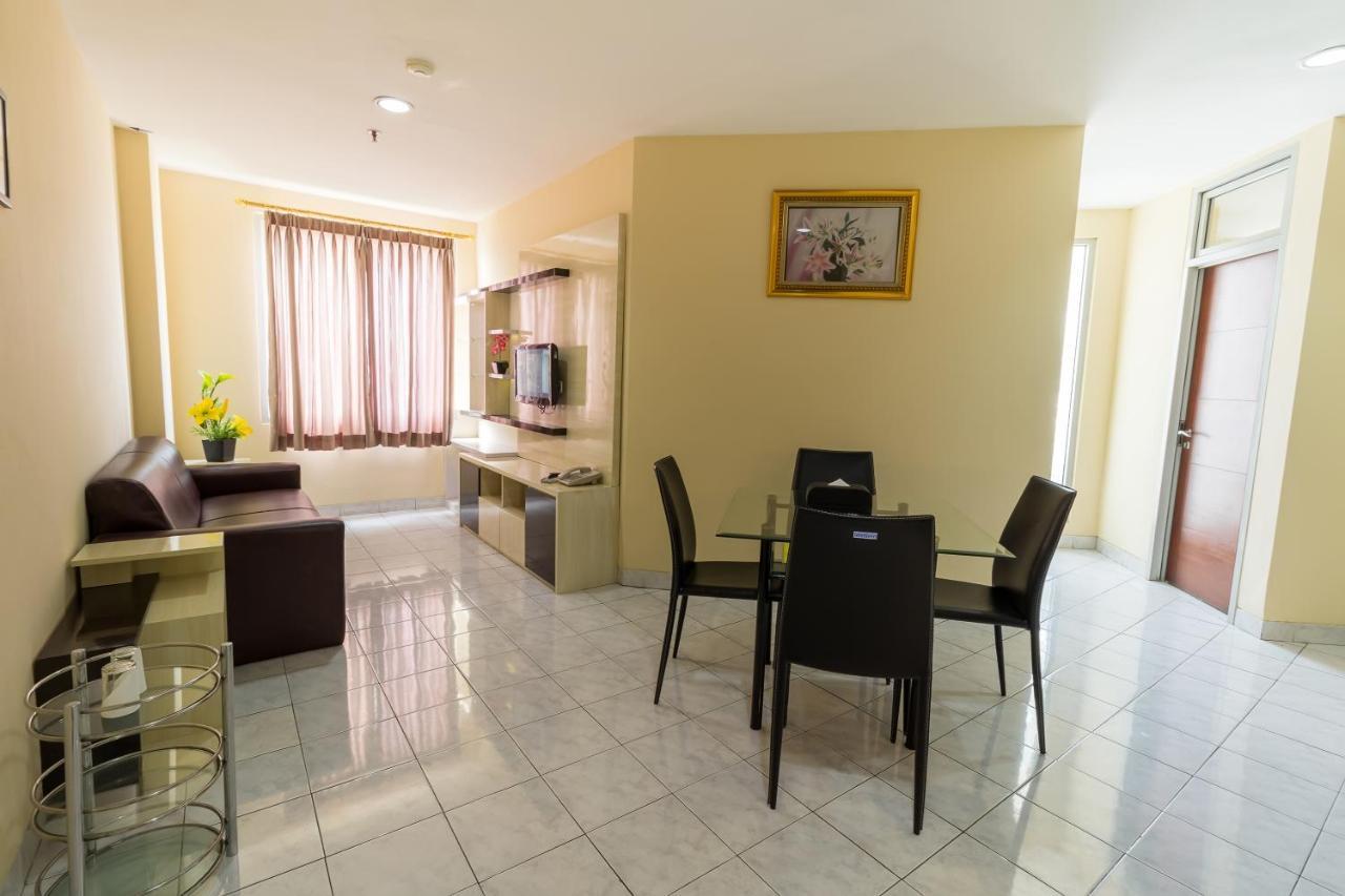 Hotel Golden Sky Pluit Jakarta Luaran gambar