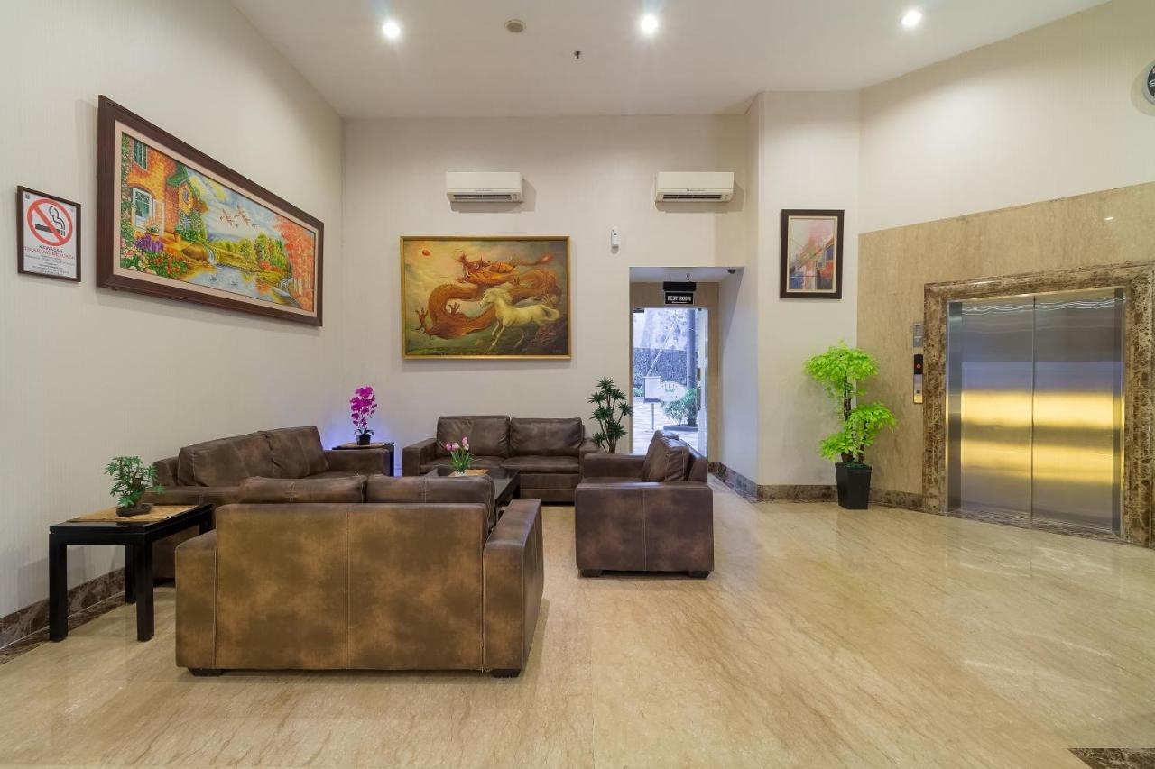 Hotel Golden Sky Pluit Jakarta Luaran gambar