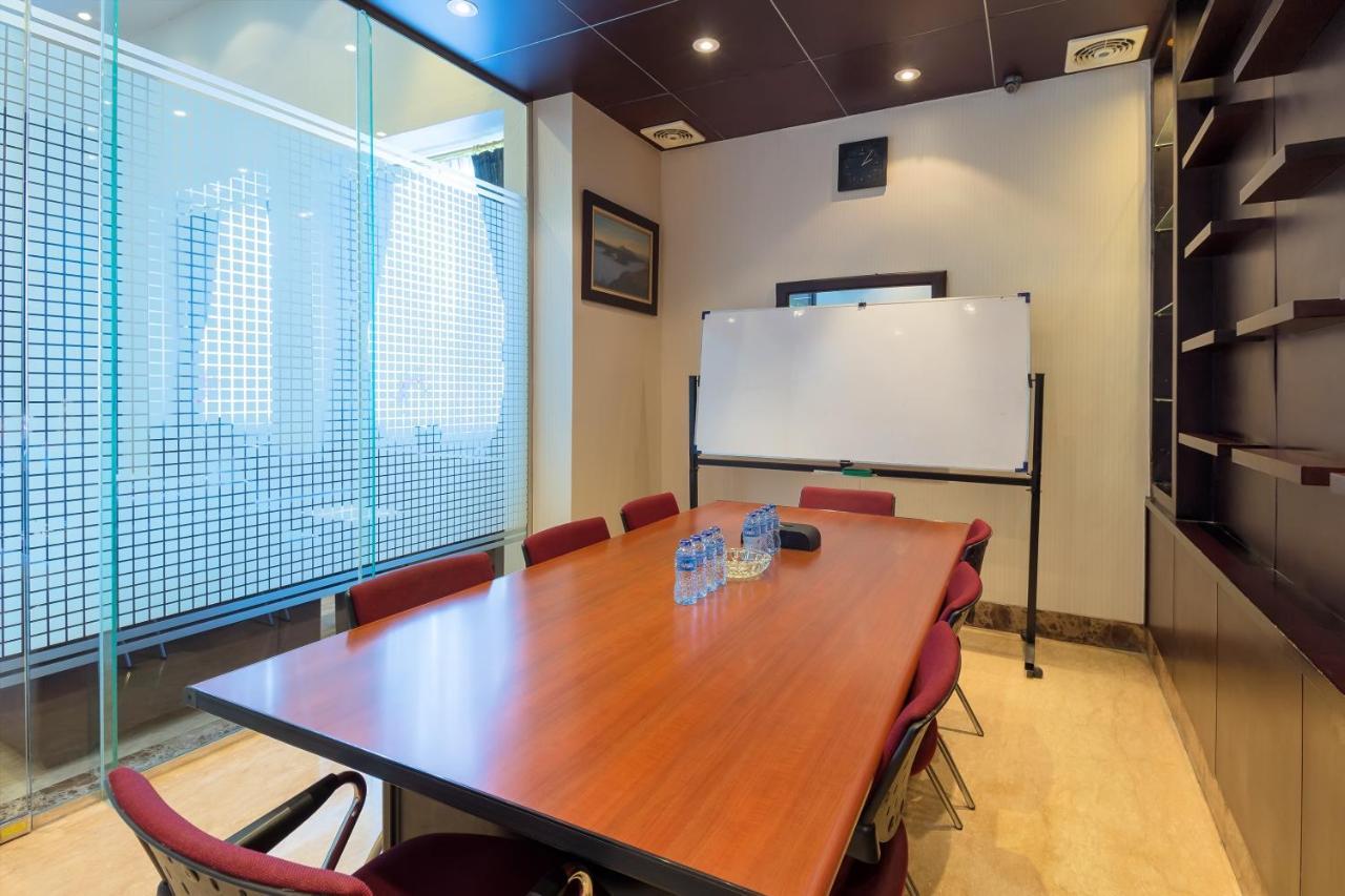 Hotel Golden Sky Pluit Jakarta Luaran gambar