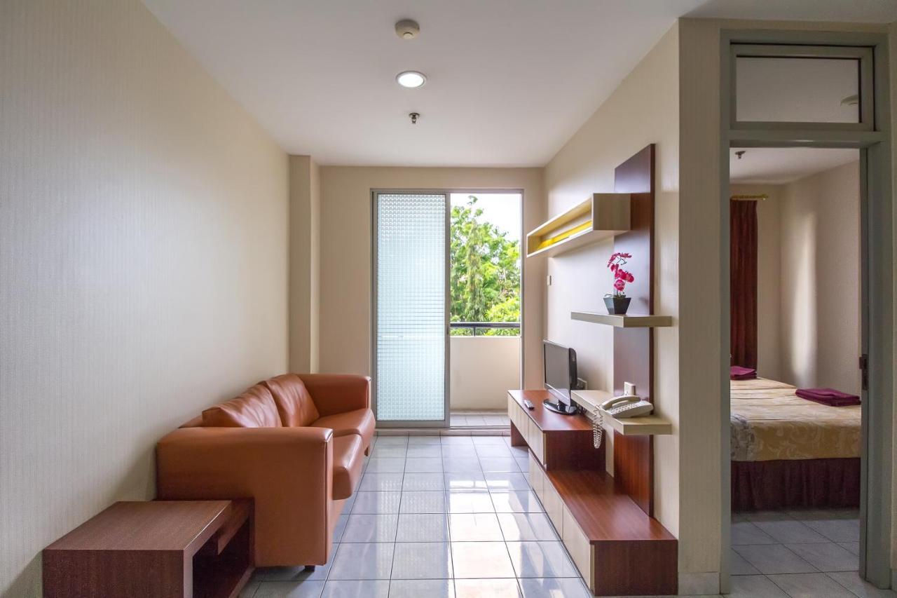 Hotel Golden Sky Pluit Jakarta Luaran gambar