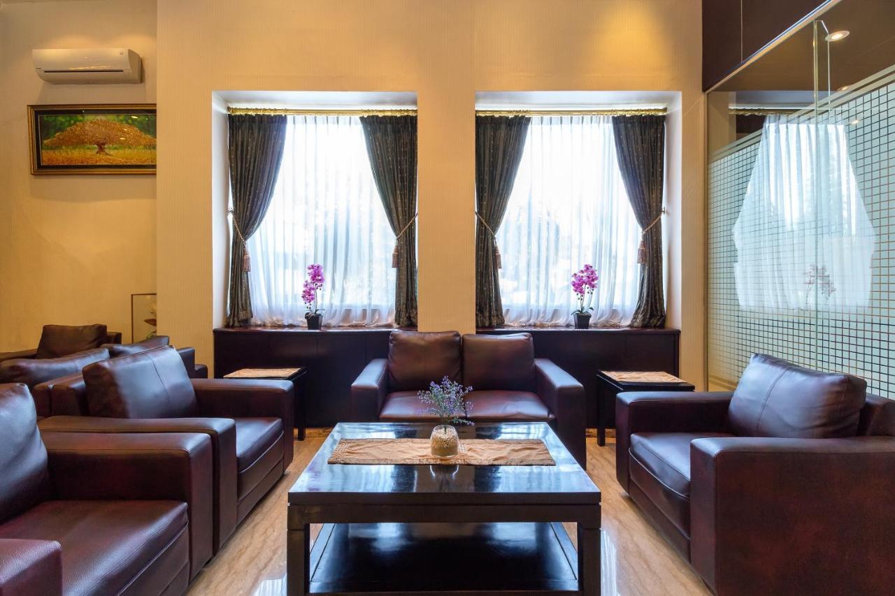 Hotel Golden Sky Pluit Jakarta Luaran gambar